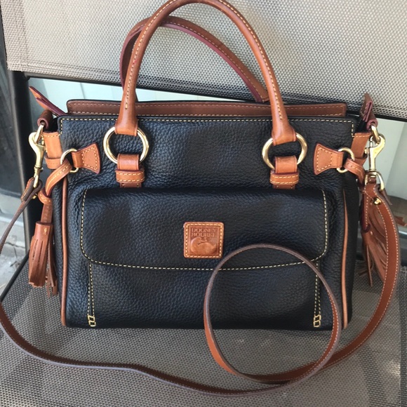Dooney & Bourke Handbags - Dooney and Bourke stunning vintage bag